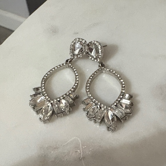Elegant Silver Teardrop Earrings - Picture 1 of 2